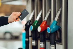 Cena paliwa w hurcie sprawdz co wplywa na koszty zakupu